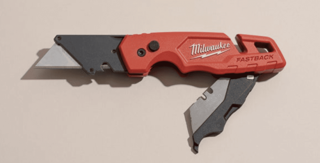 4) Razor Knife