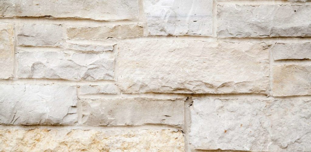 What are the different kinds of stone walls