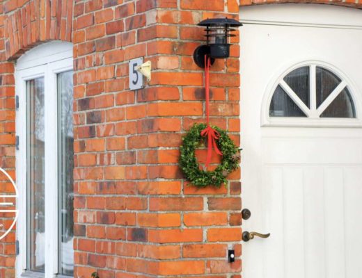 A Simple and Detailed Cost Guide to Painting a Brick House