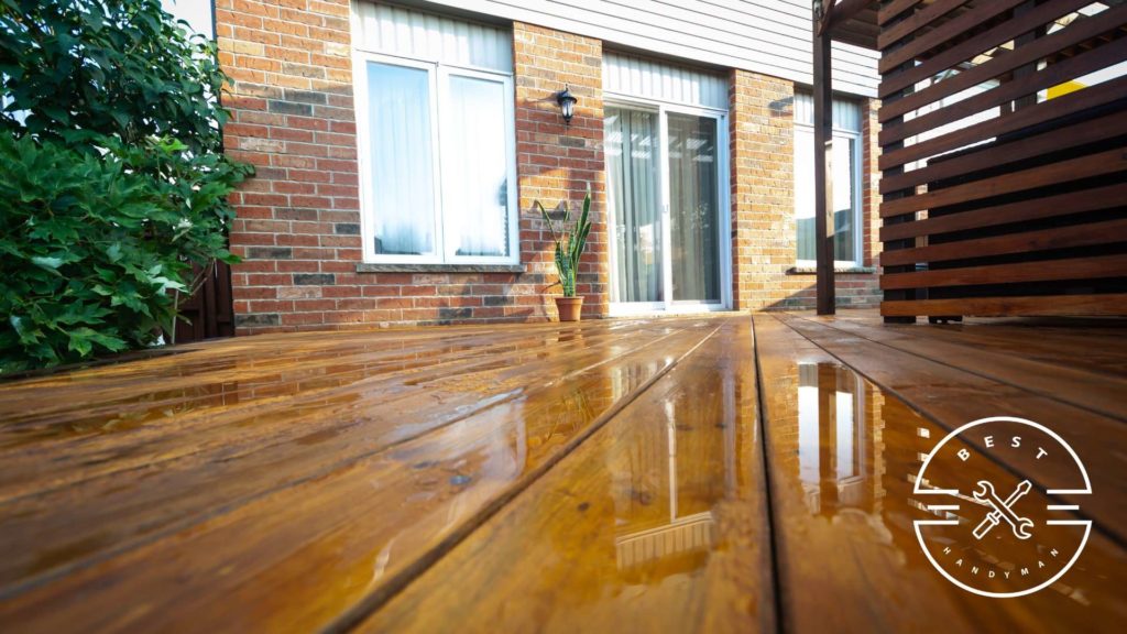 Advantages and Disadvantages of Deck Stain
