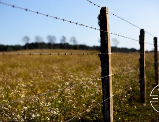 How much does it cost to install a barbed wire fence