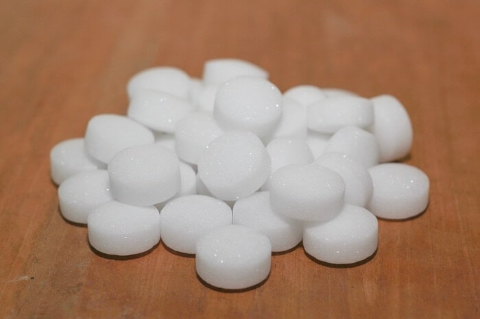 Pros and Cons of Using Mothballs