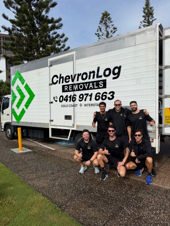 chevronlog-removals-team-banner
